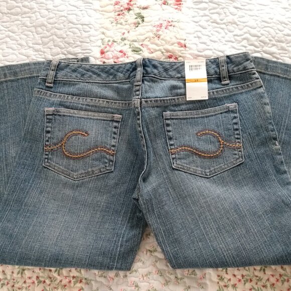 NWT, Calvin Klein capris, size 29 - Picture 5 of 7